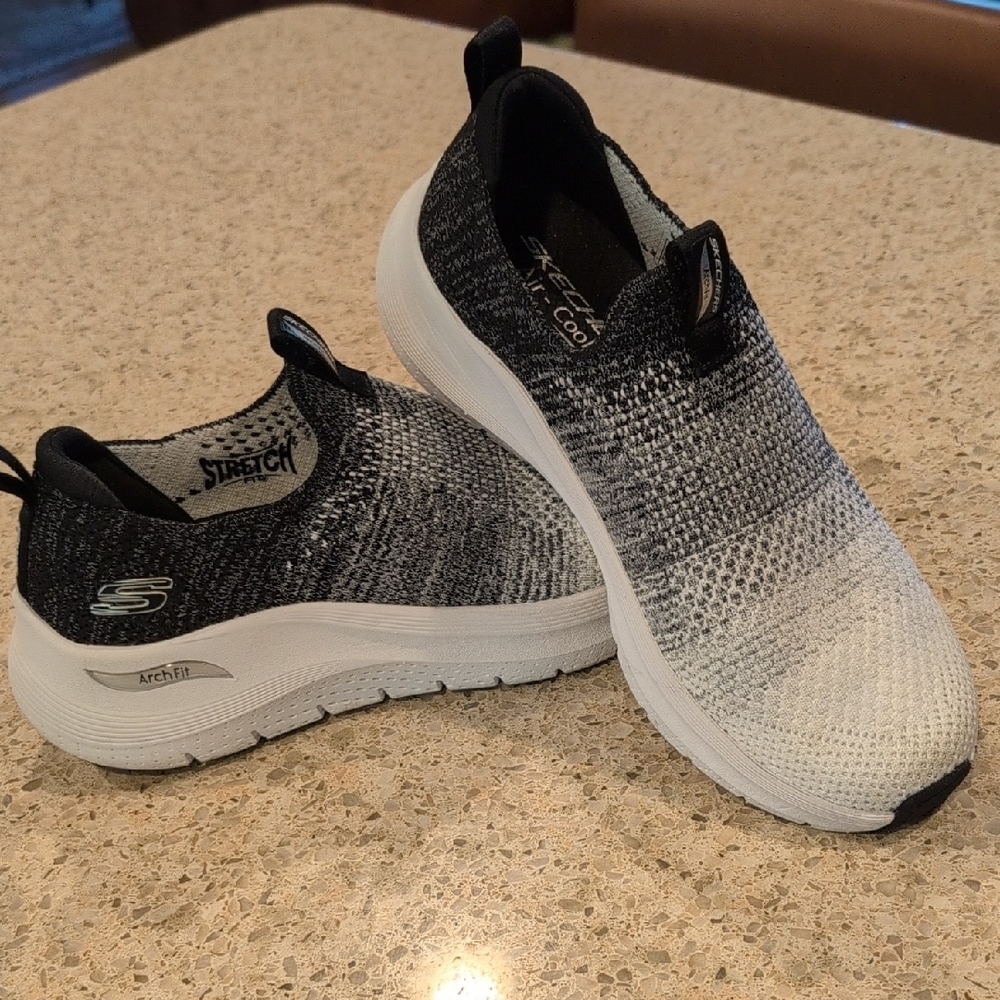 Skechers Black and Gray Knit Slip-Ons 7